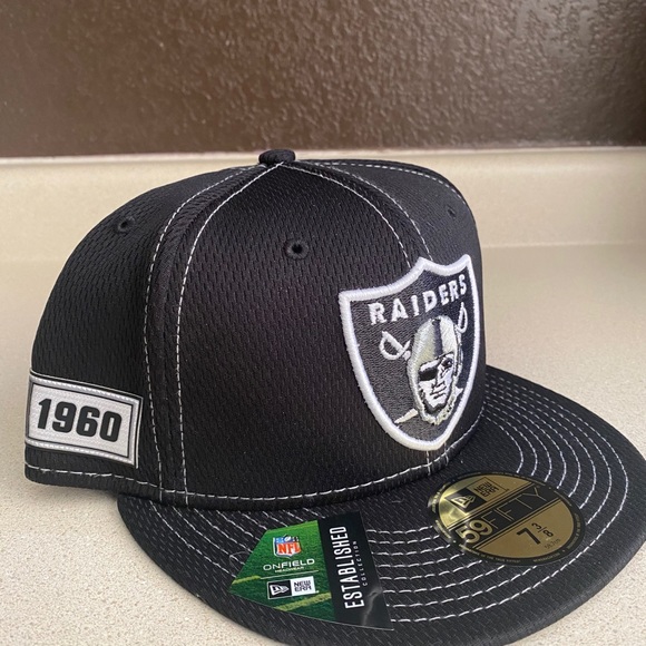 🔥Oakland Raiders NFL Official Sideline Fitted Hat - Picture 2 of 4